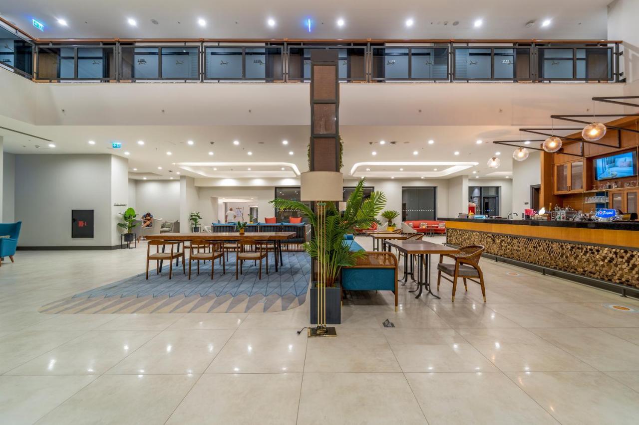 Sundia Exclusive By Liberty Fethiye Adults Only Hotel Eksteriør billede The lounge at the airport